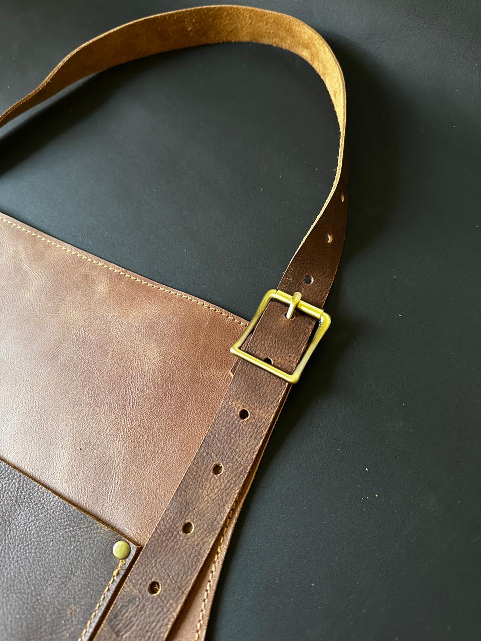 Pechera de cuero modelo Vetado