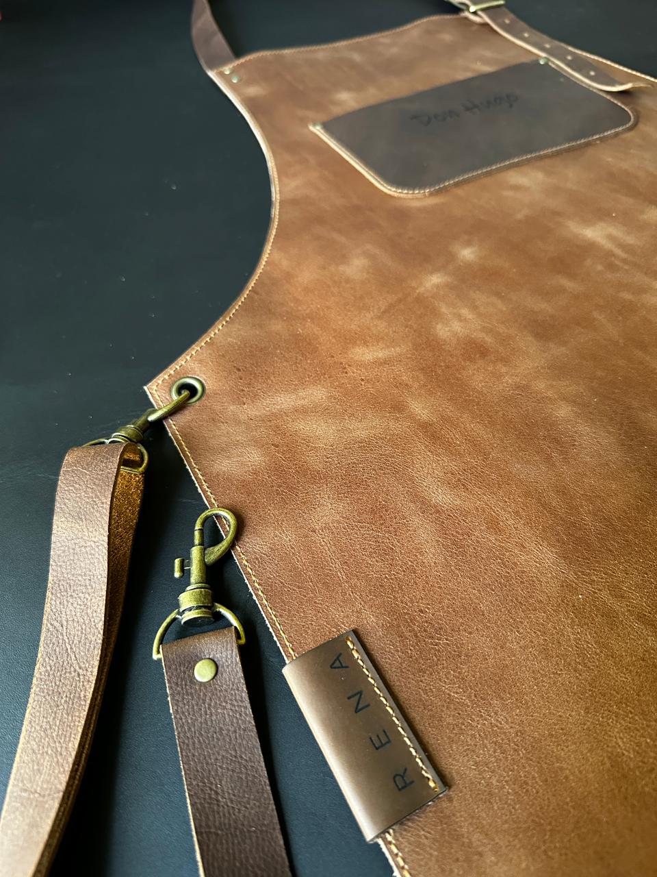 Pechera de cuero modelo Vetado