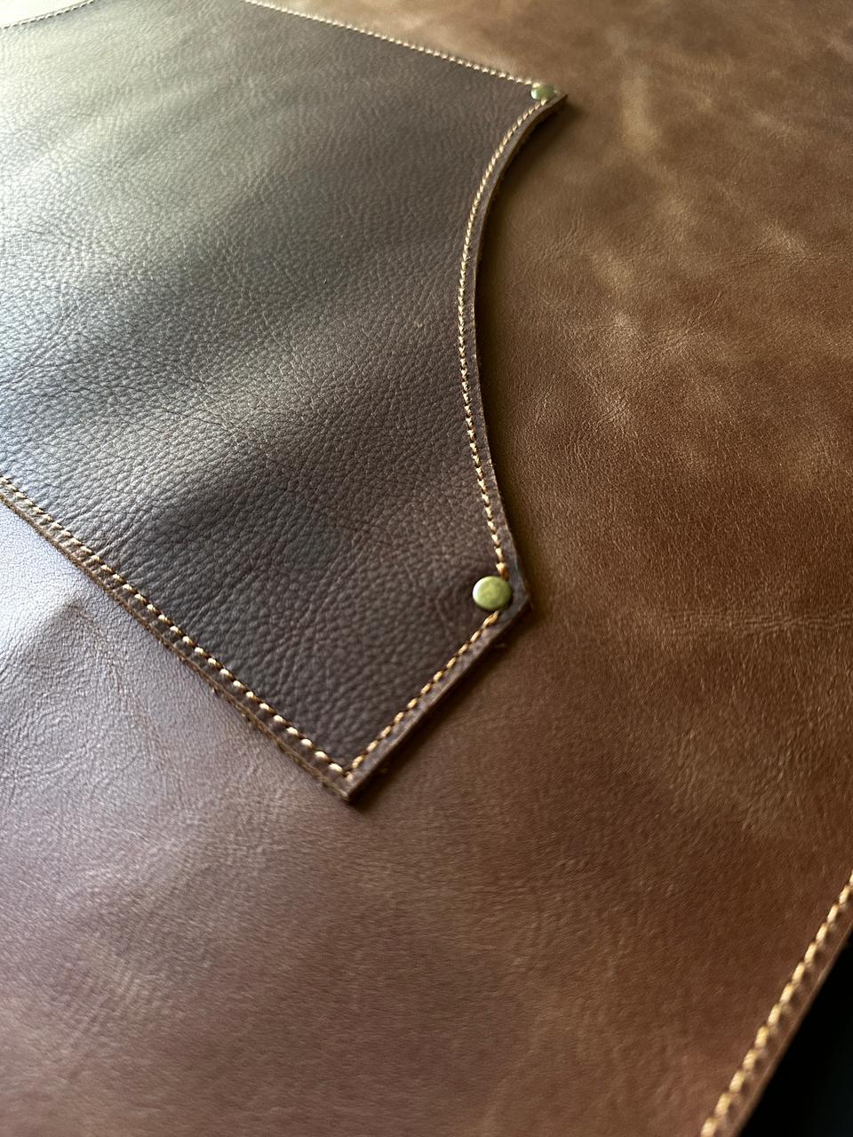 Pechera de cuero modelo Vetado